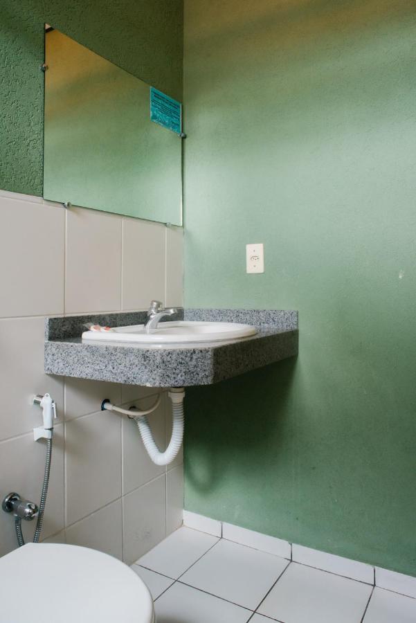 Oyo Cerrado Hotel, Campo Grande Campo Grande  Luaran gambar A wall-mounted sink